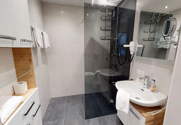 apartmenttischner04062022_093803.jpg